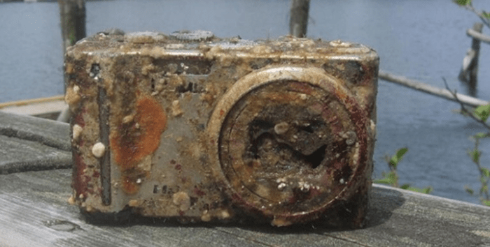 lexar-card-in-panasonic-lumix-tz7-survives-two-years-under-sea-pics-still-intact-1